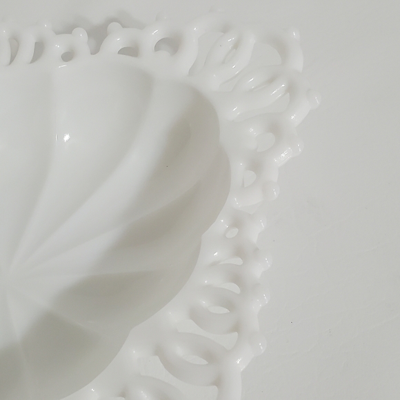 Vintage Westmoreland Milk Glass White Decorative Lace Edge Bowl